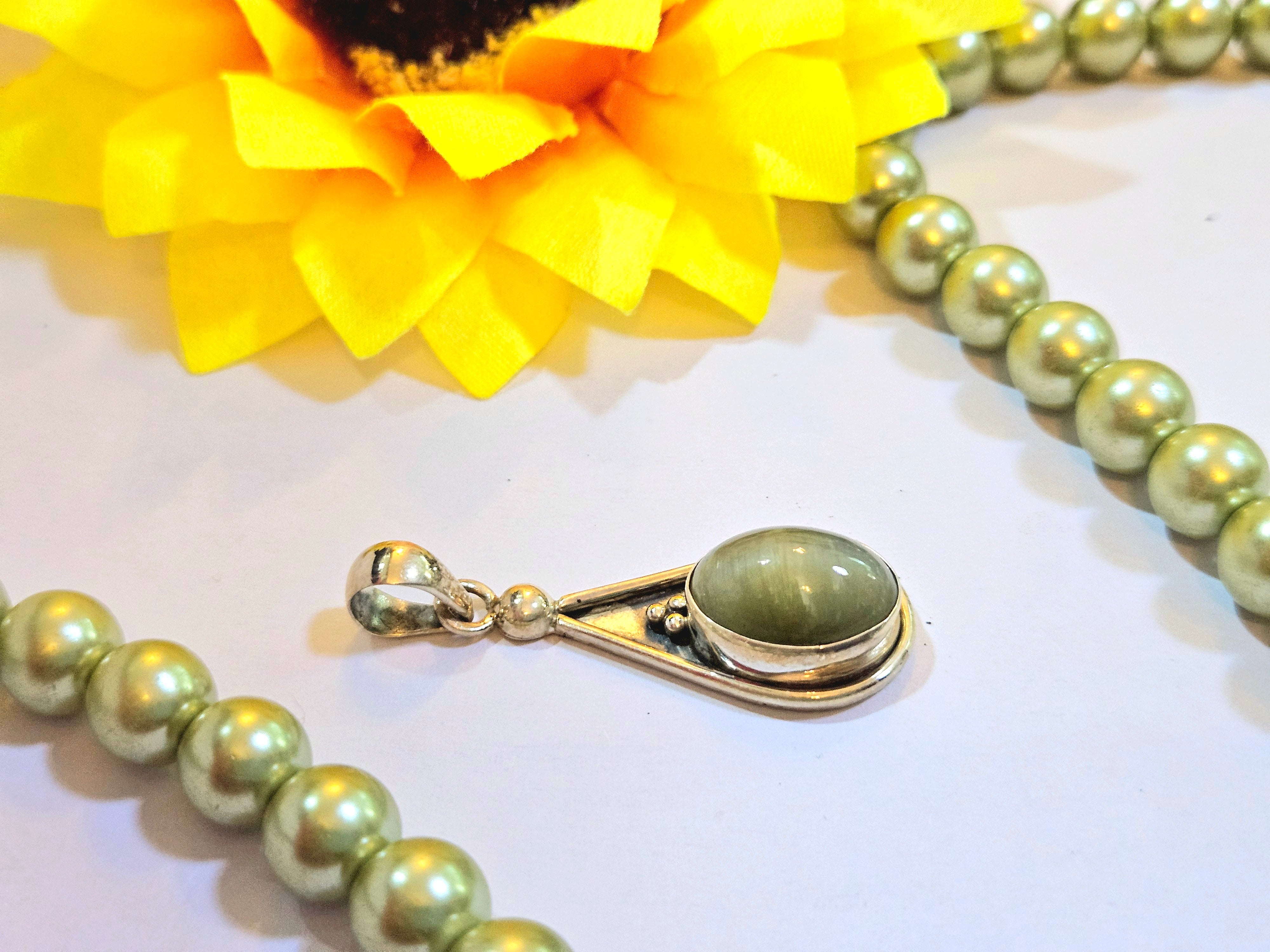 Cat's Eye Pendant Design 2